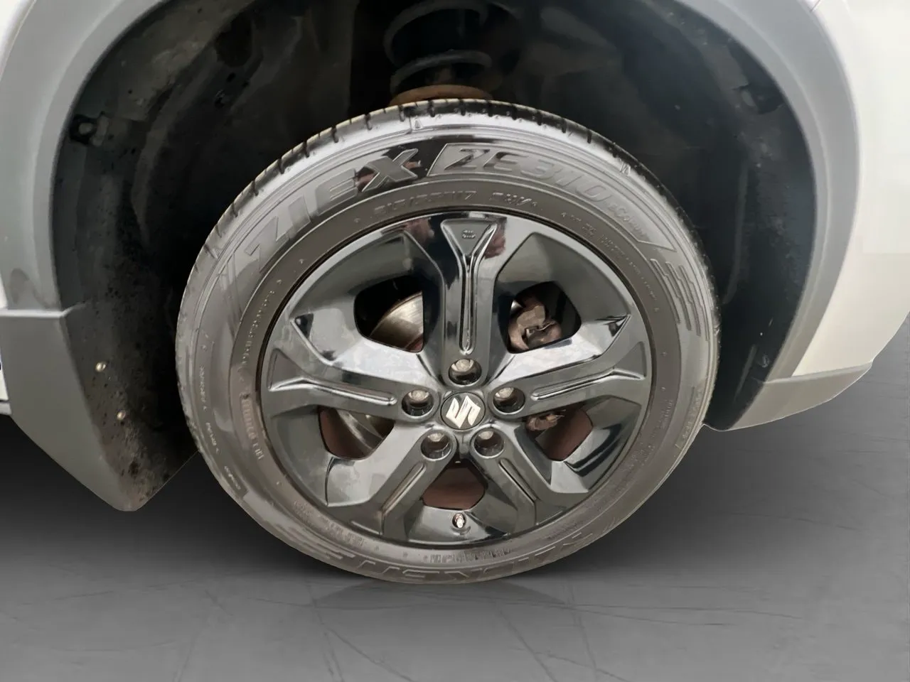 Vehicle image 33