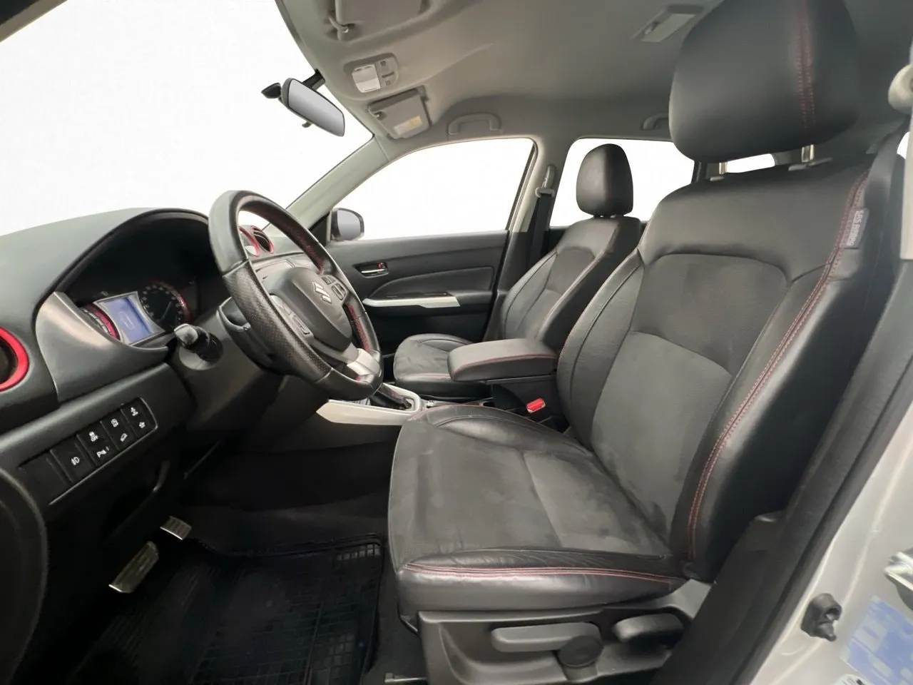 Vehicle image 11