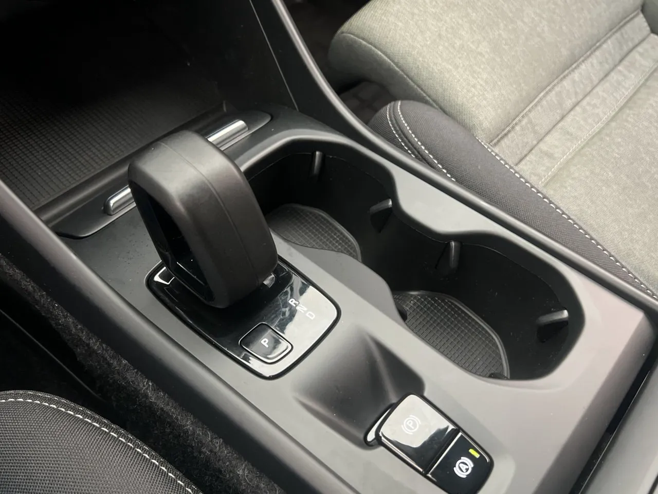 Vehicle image 28