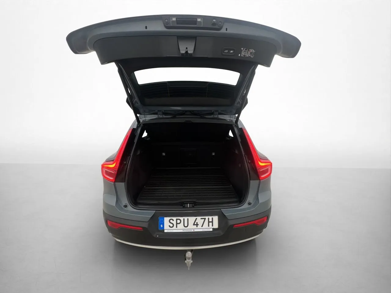 Vehicle image 32