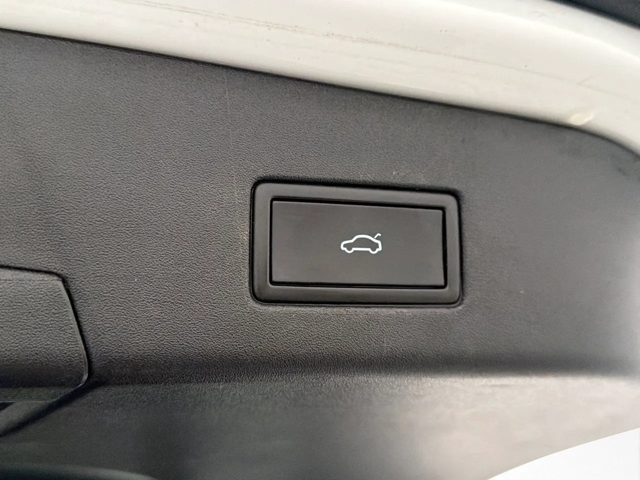 Vehicle image 29