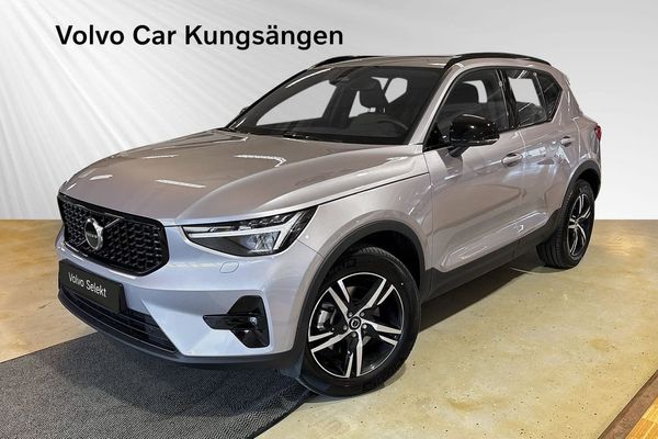 Volvo XC40 B4 FWD Bensin Plus Dark Selekt - 2026