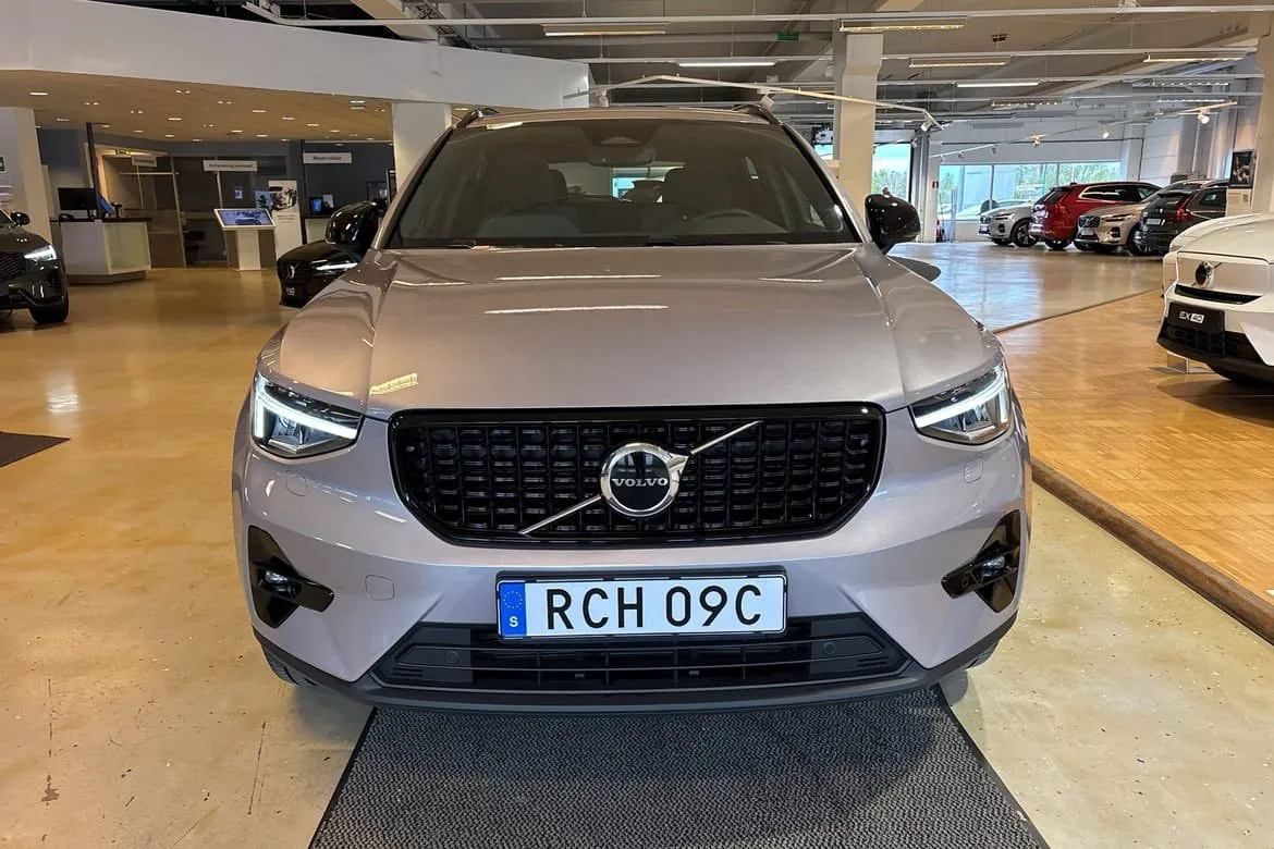 Vehicle image 35