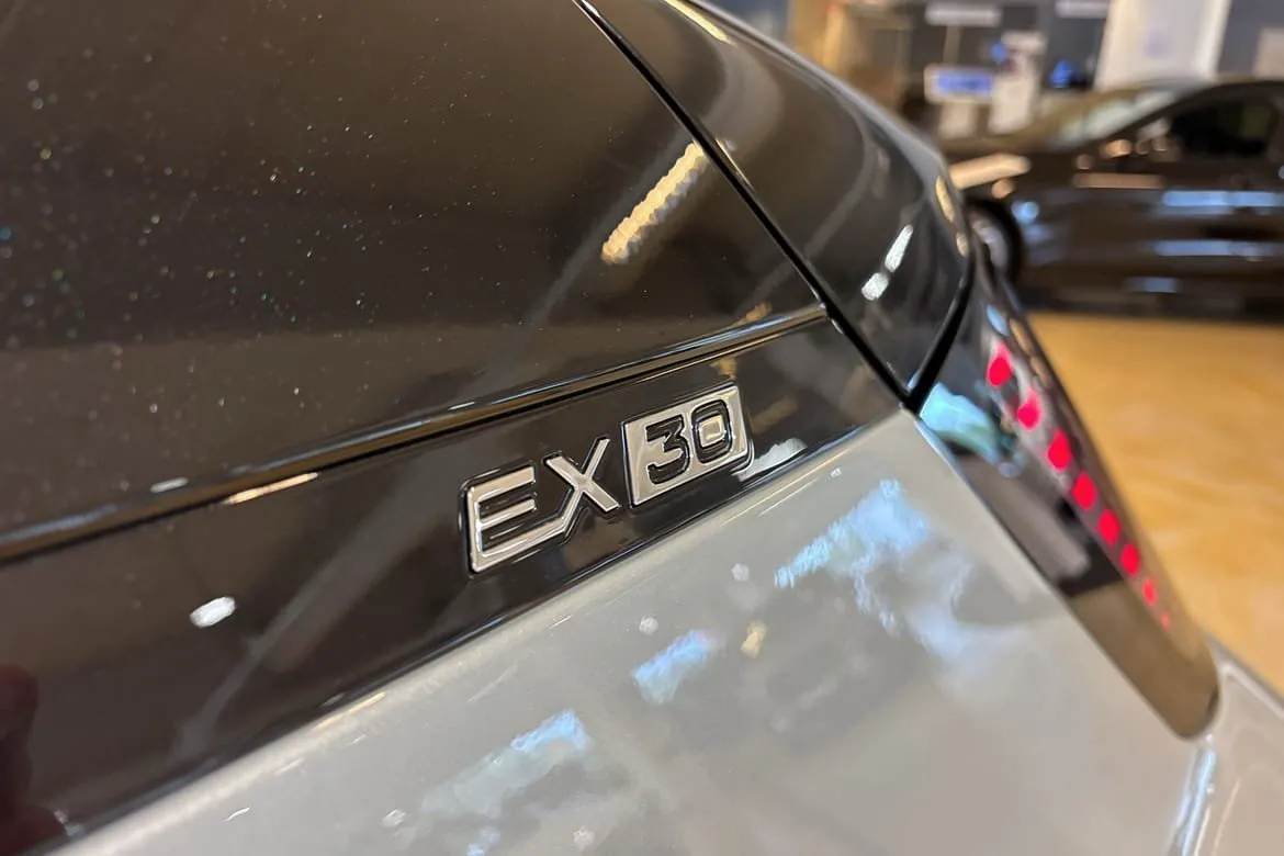 Vehicle image 33