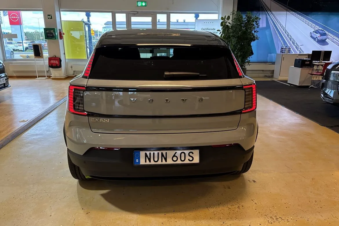 Vehicle image 31