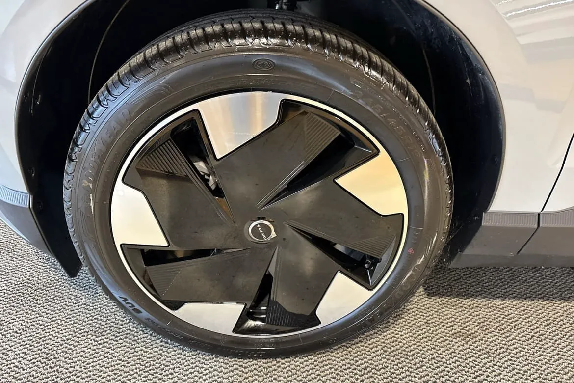 Vehicle image 21