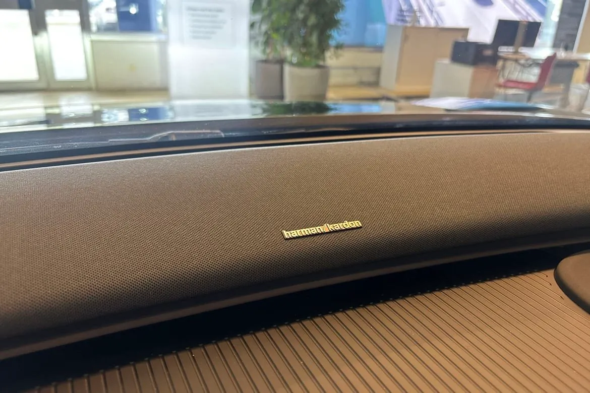 Vehicle image 21
