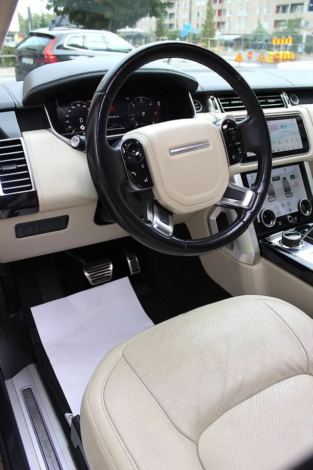 Vehicle image 33