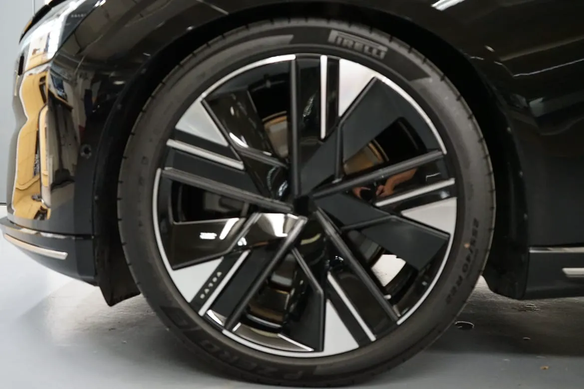 Vehicle image 20