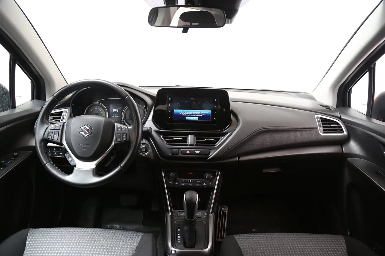 Vehicle image 16