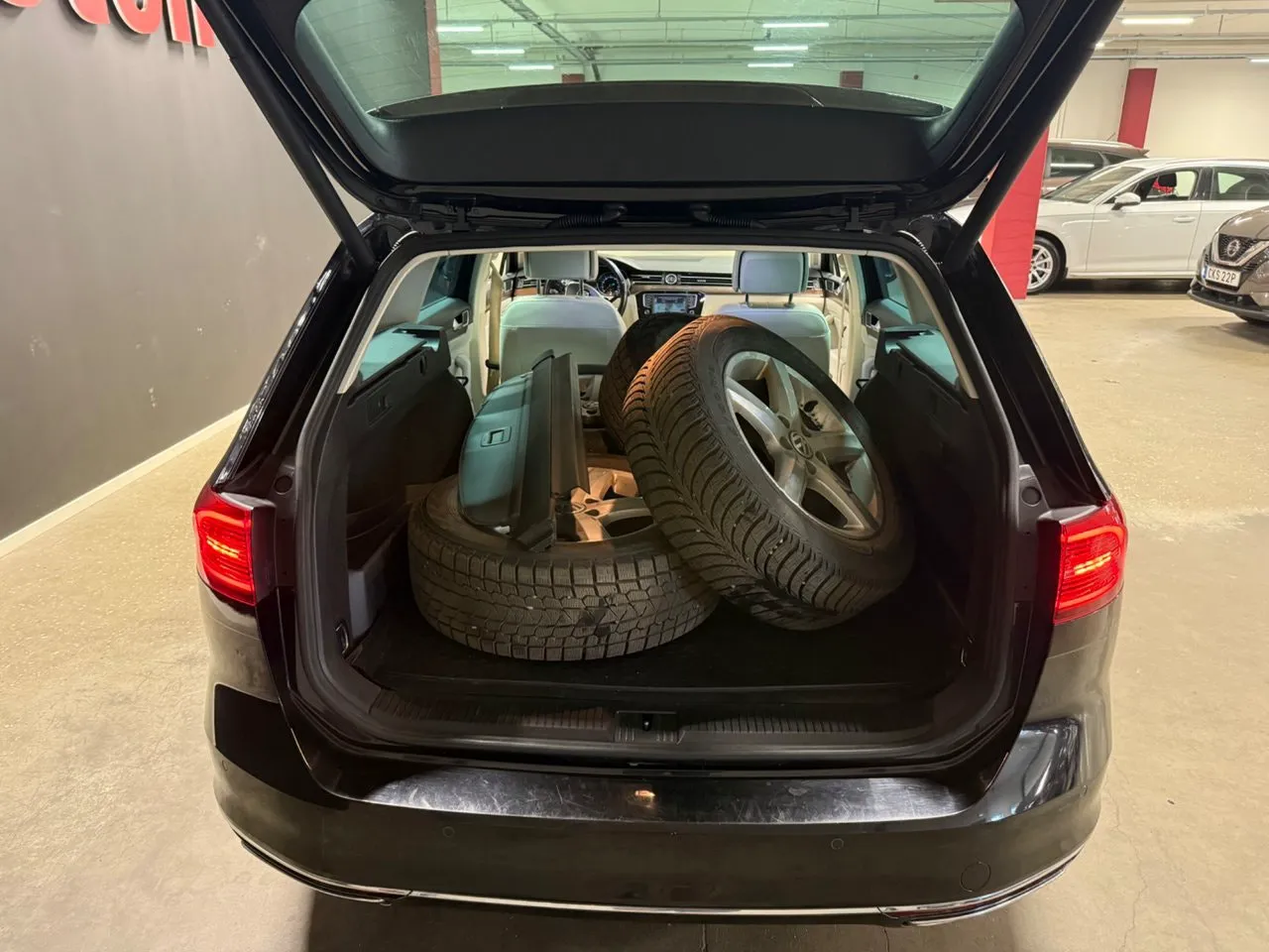 Vehicle image 9