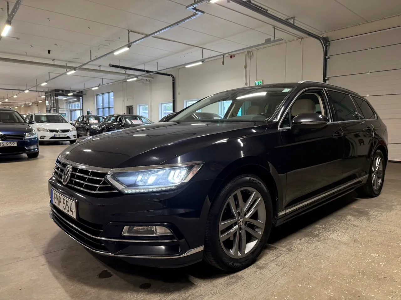 Vehicle image 6