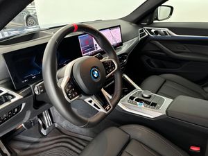 BMW i4 bild 8