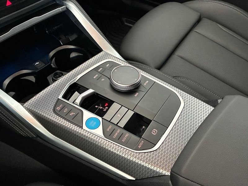 BMW i4 bild 7