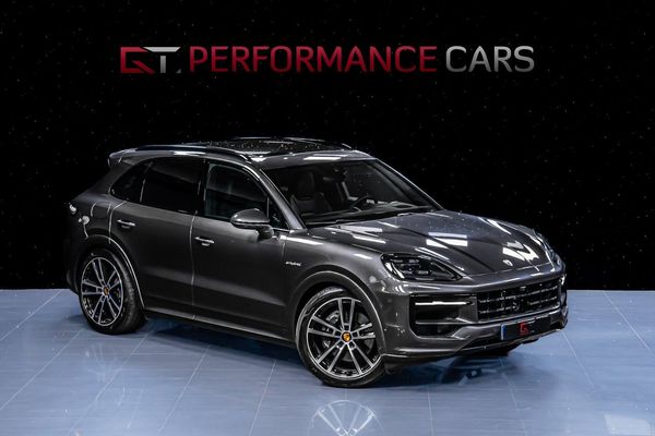 Porsche Cayenne E-Hyb 2025 MOMS SportDesign 22" Pano 18-vägs HuD Drag - 2025
