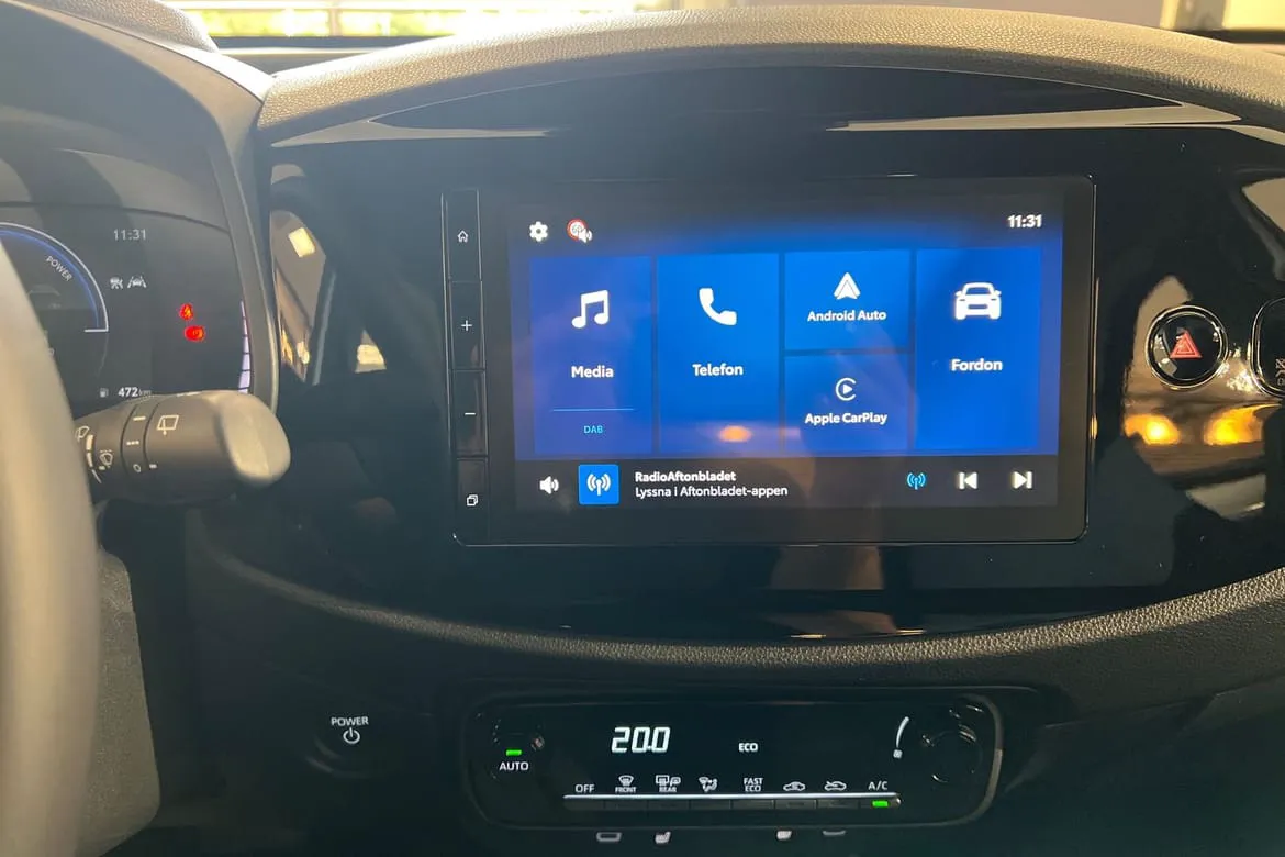 Vehicle image 14