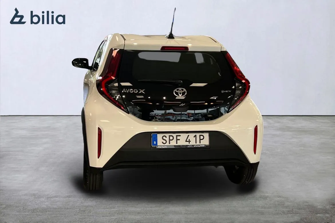 Vehicle image 4