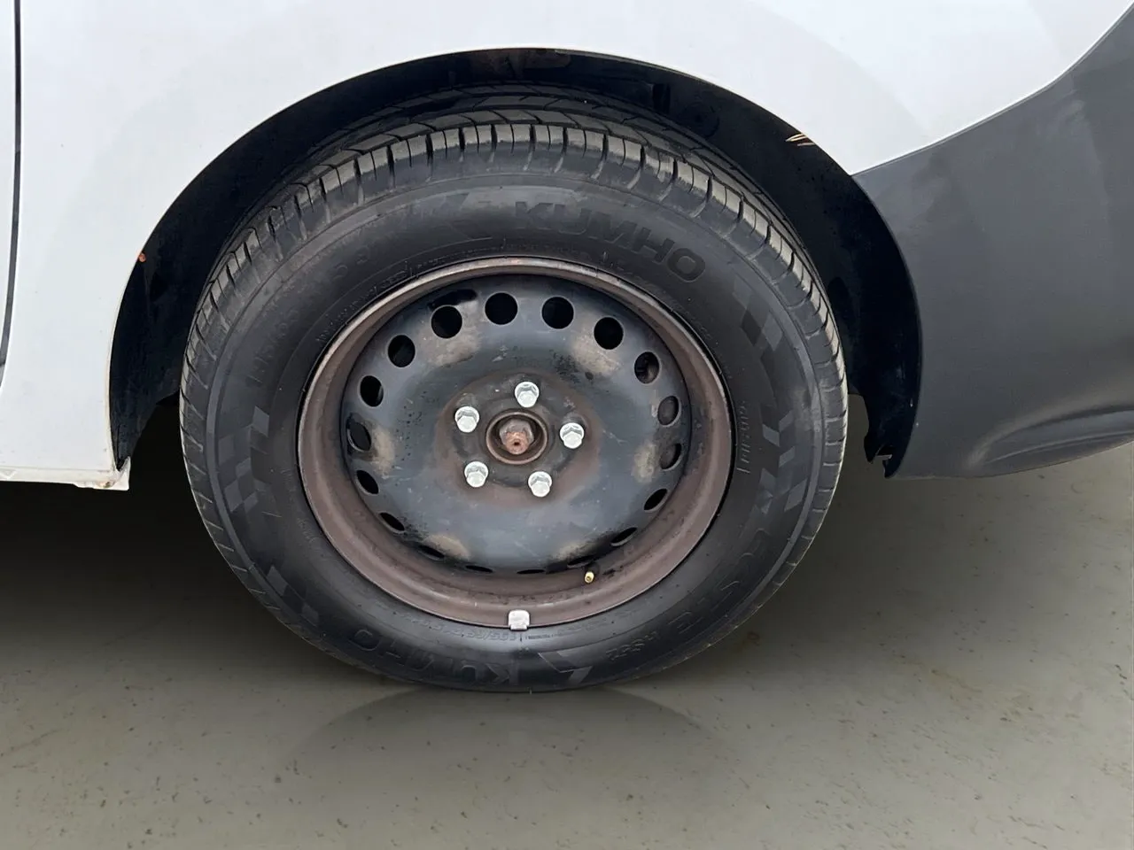 Vehicle image 25