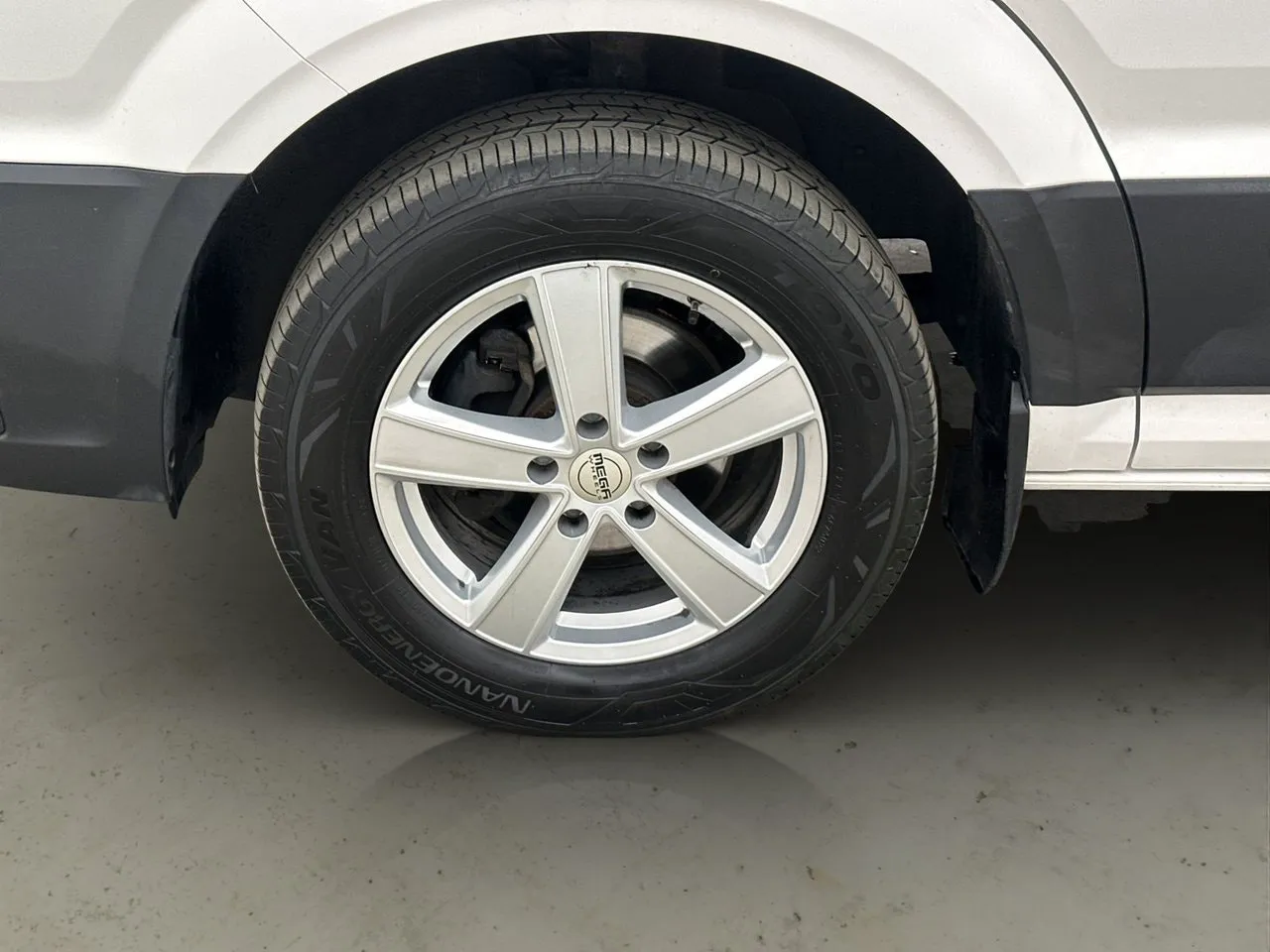 Vehicle image 30