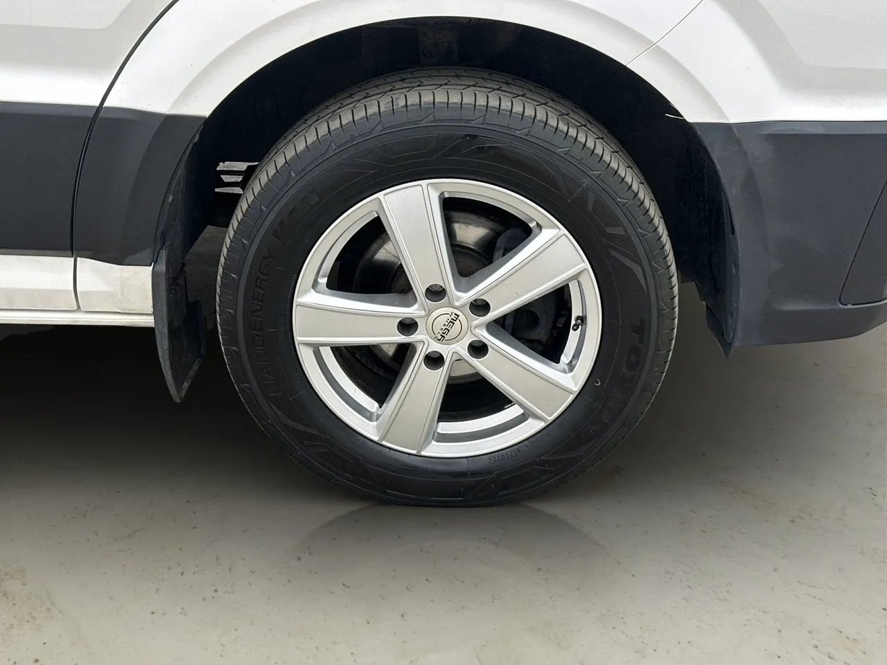Vehicle image 33