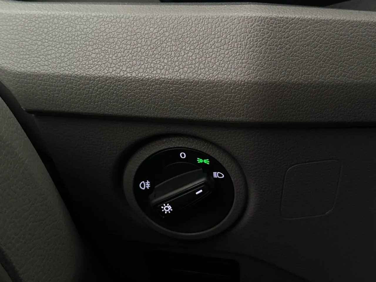 Vehicle image 29
