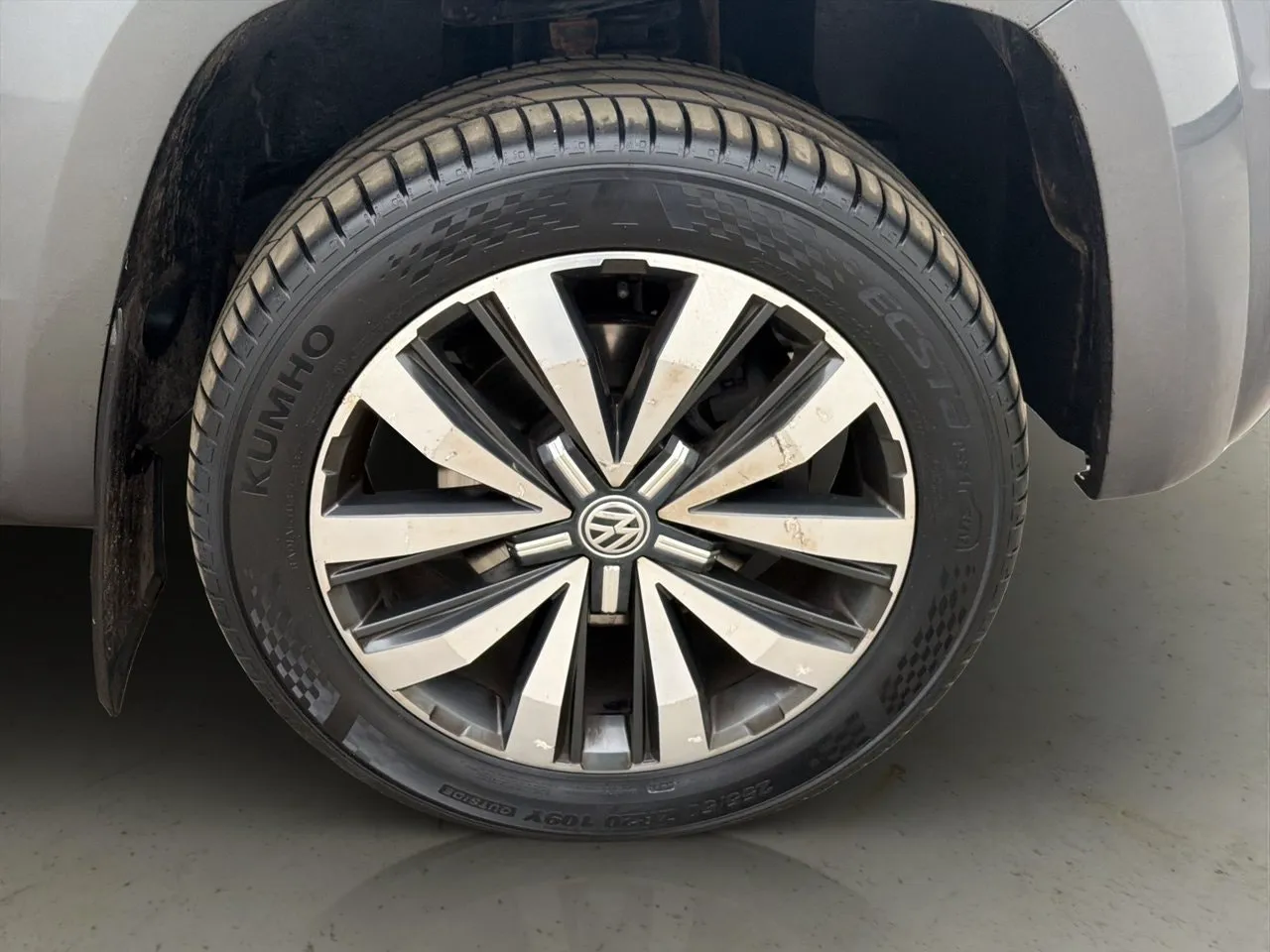 Vehicle image 32