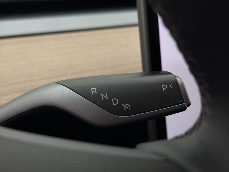 Tesla Model Y bild 32