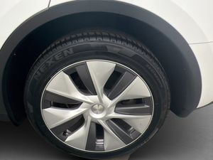Tesla Model Y bild 29