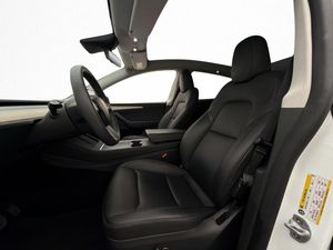 Tesla Model Y bild 14