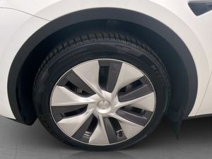 Tesla Model Y bild 28