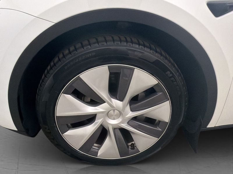 Tesla Model Y bild 28