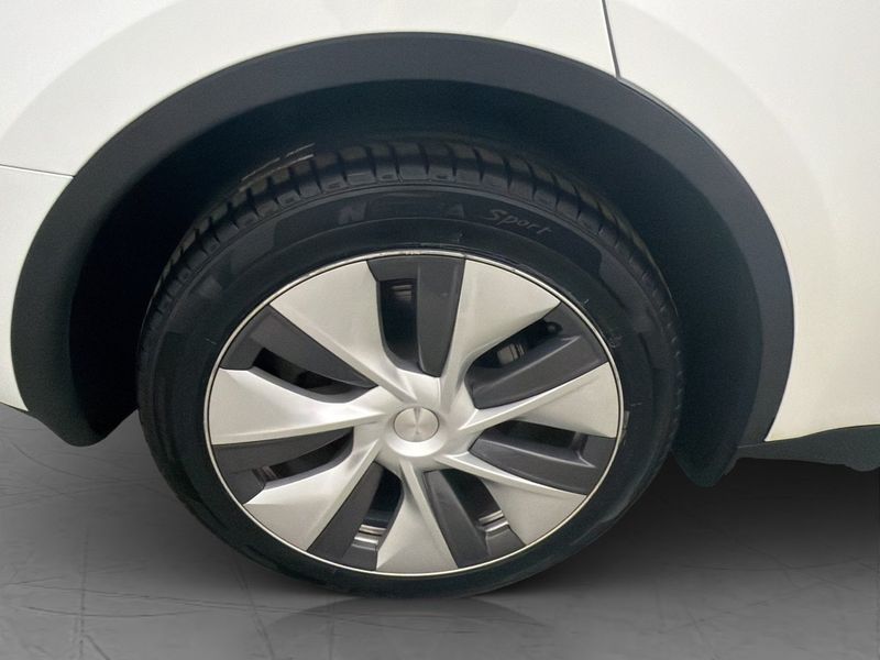 Tesla Model Y bild 30