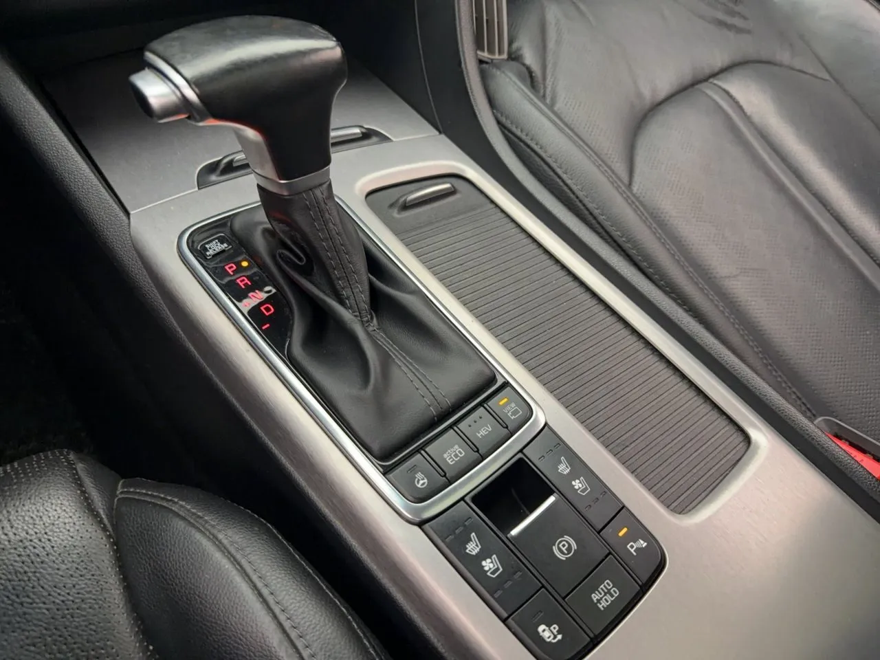 Vehicle image 28