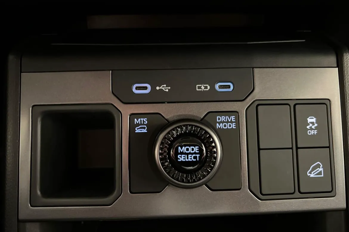 Vehicle image 24