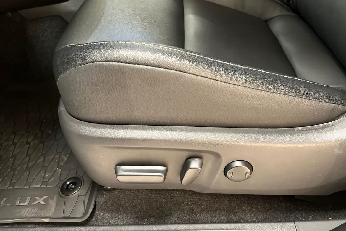 Vehicle image 20