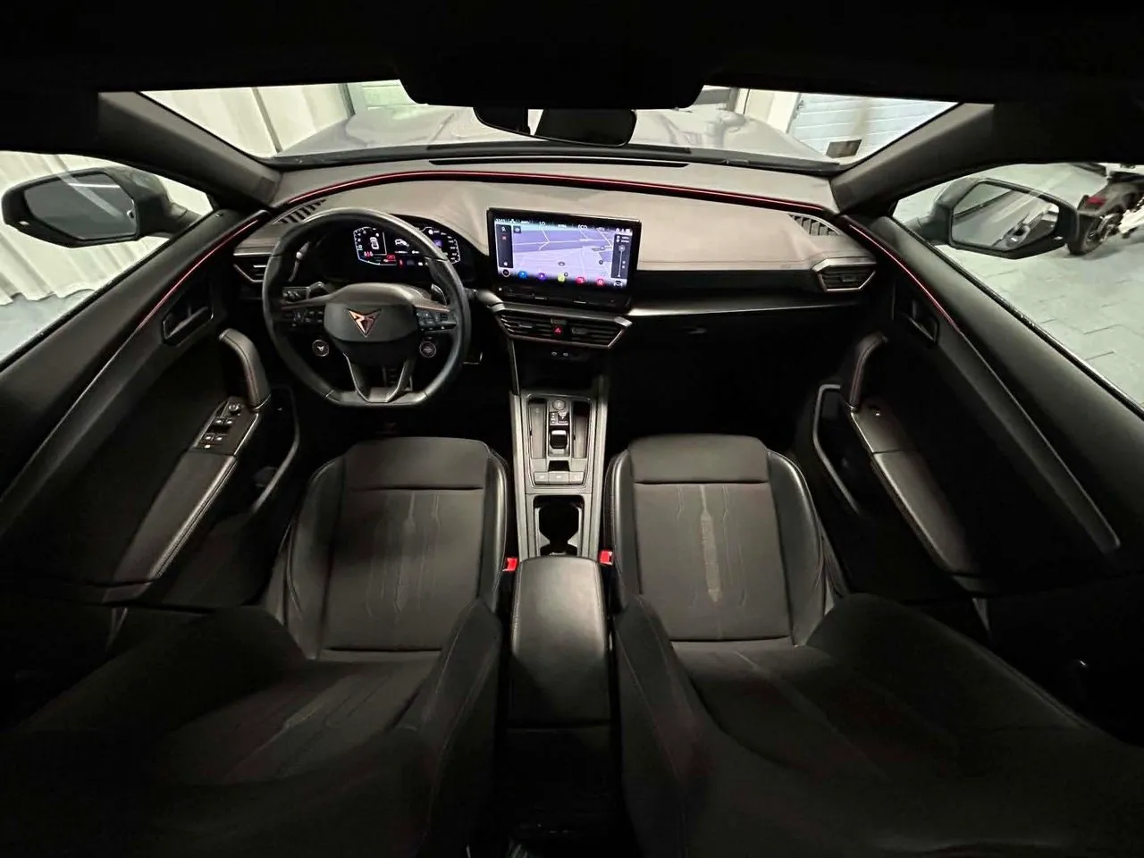 Vehicle image 10