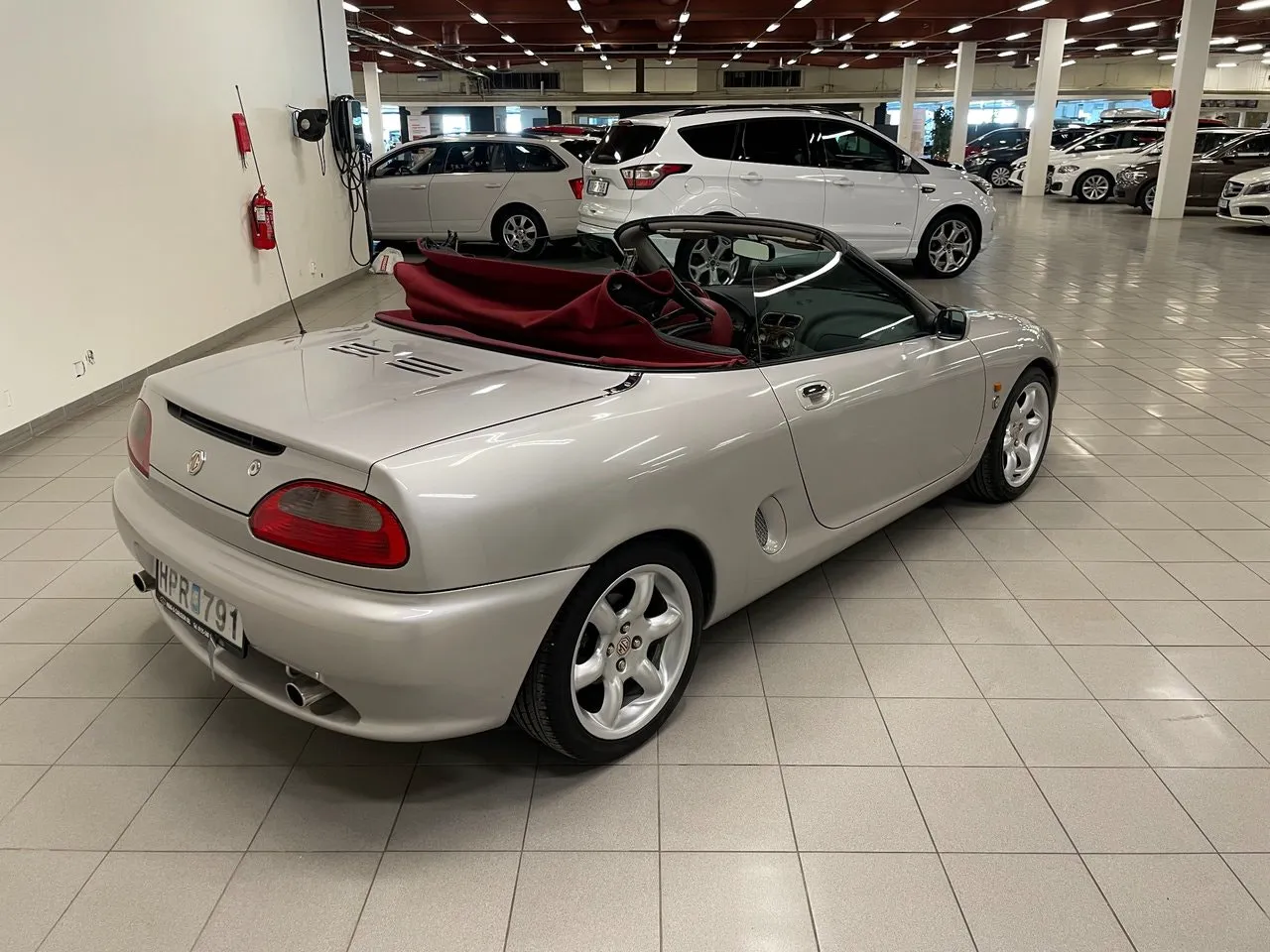 Vehicle image 5