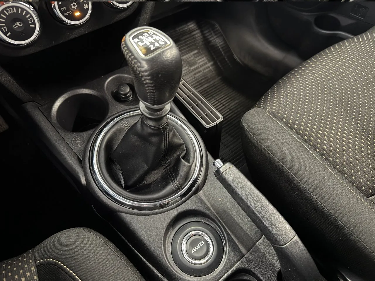 Vehicle image 21