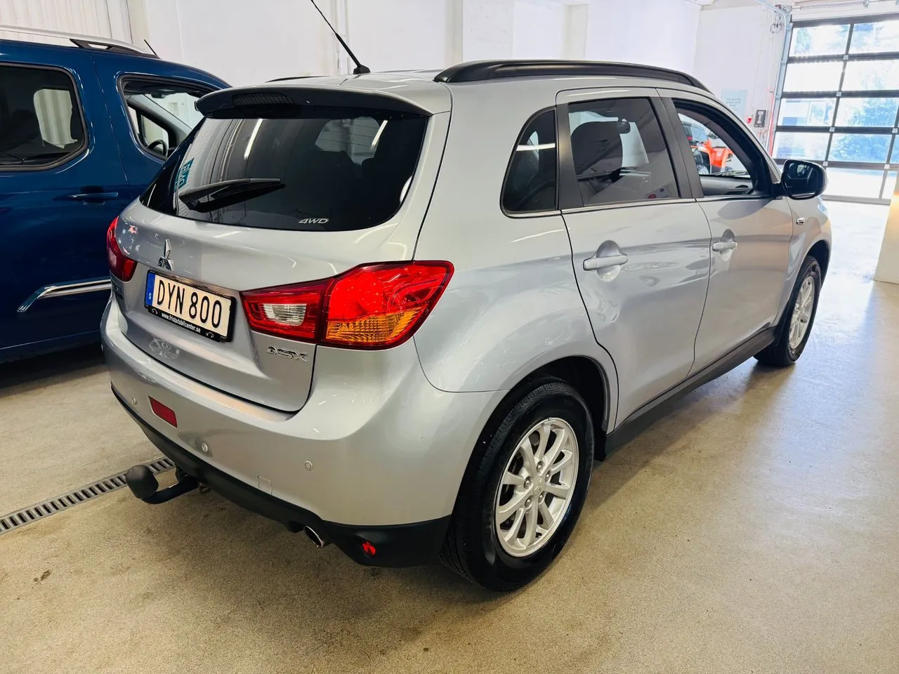 Vehicle image 14