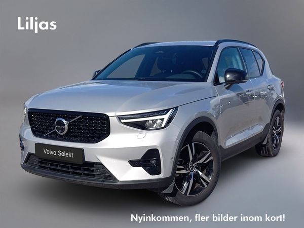 Volvo XC40 B3 FWD Bensin Plus Dark - 2025