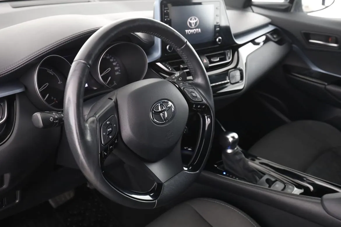 Vehicle image 11