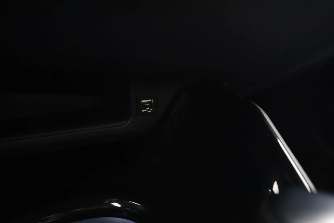 Vehicle image 24