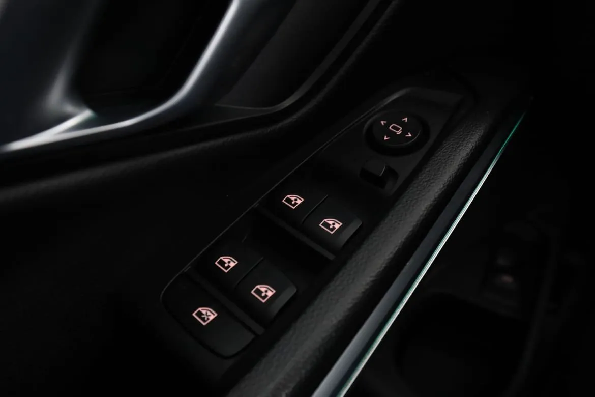Vehicle image 34
