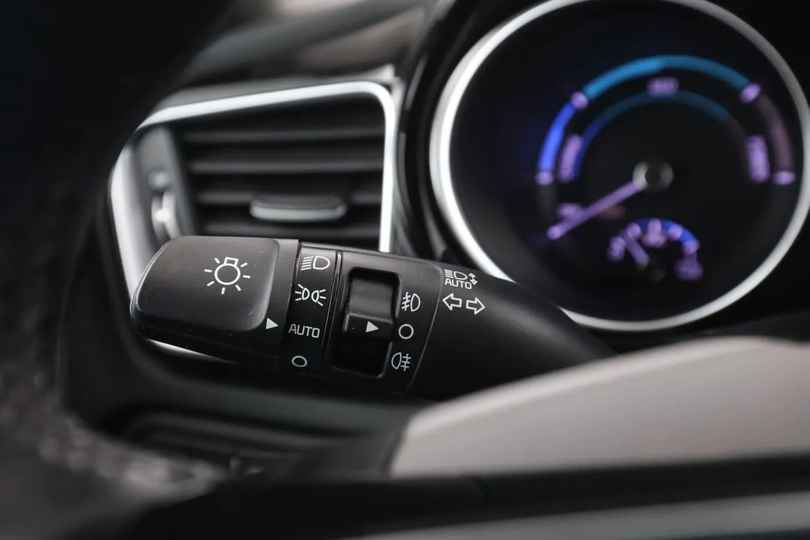 Vehicle image 32