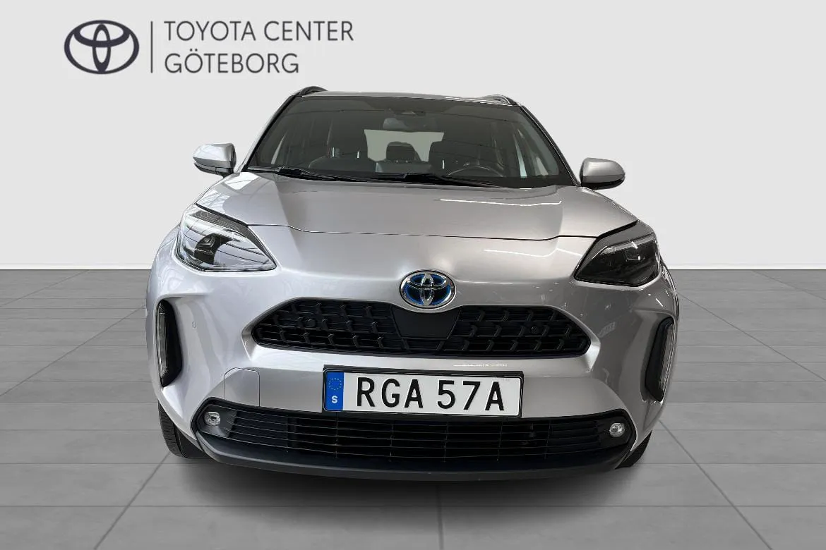 Vehicle image 6