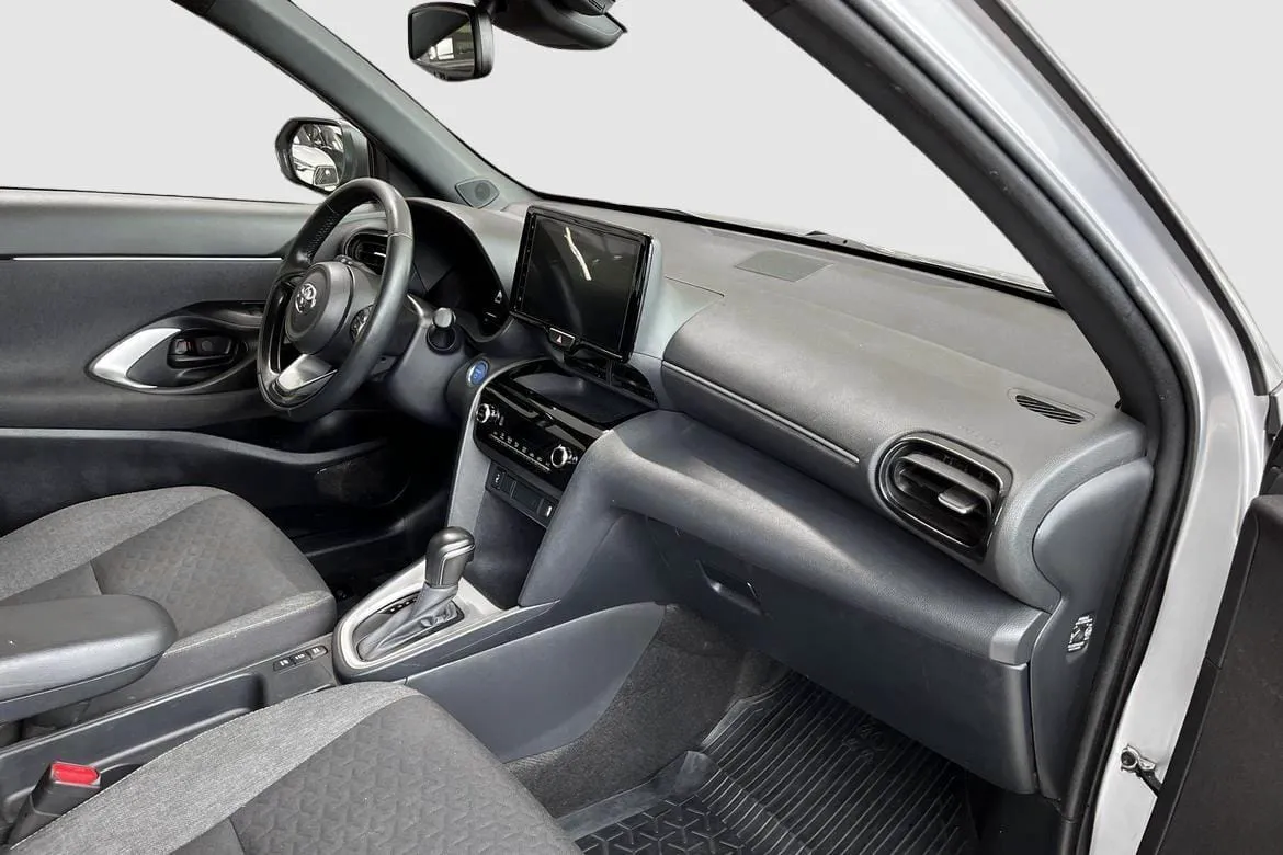 Vehicle image 7
