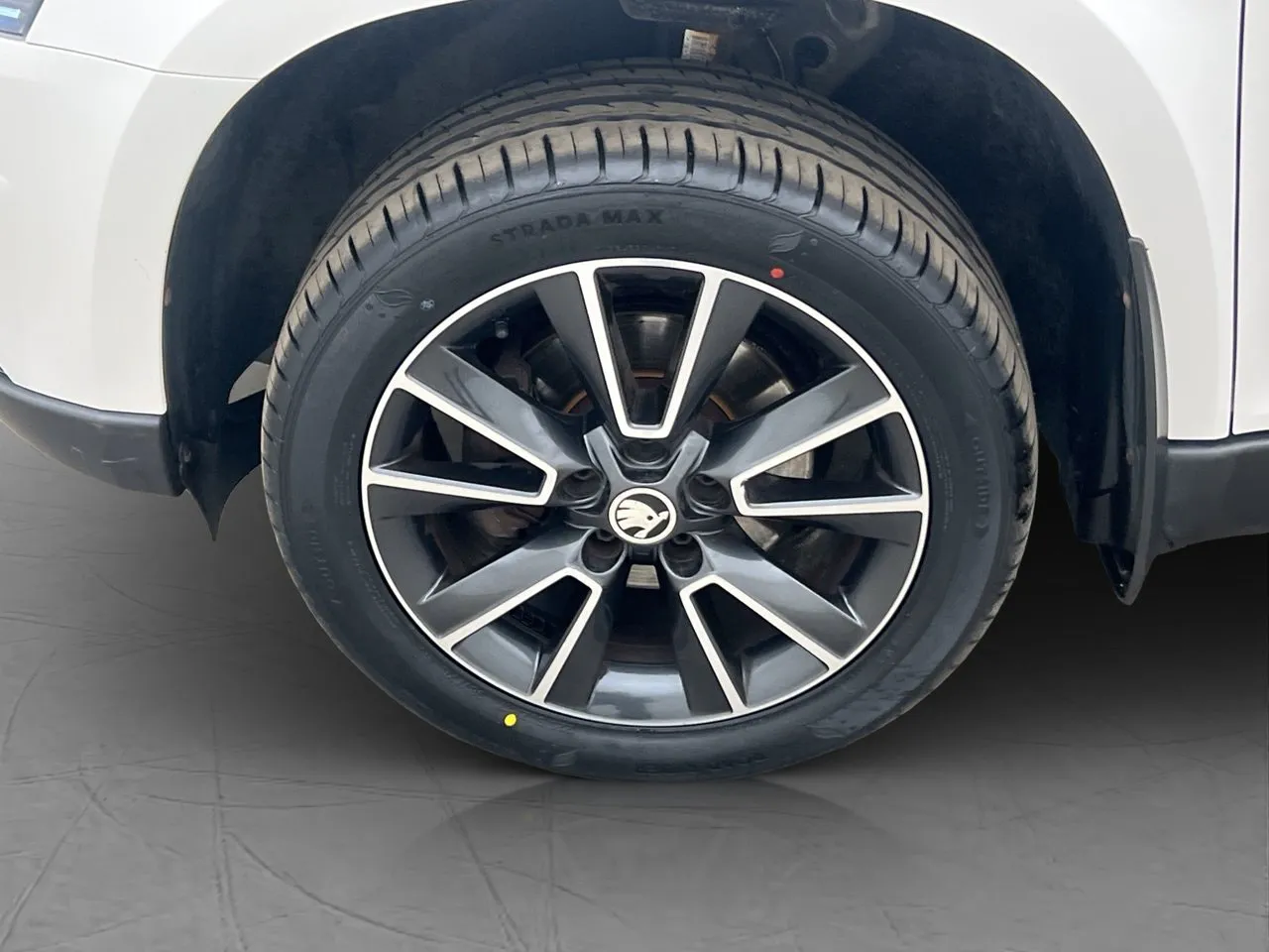 Vehicle image 24