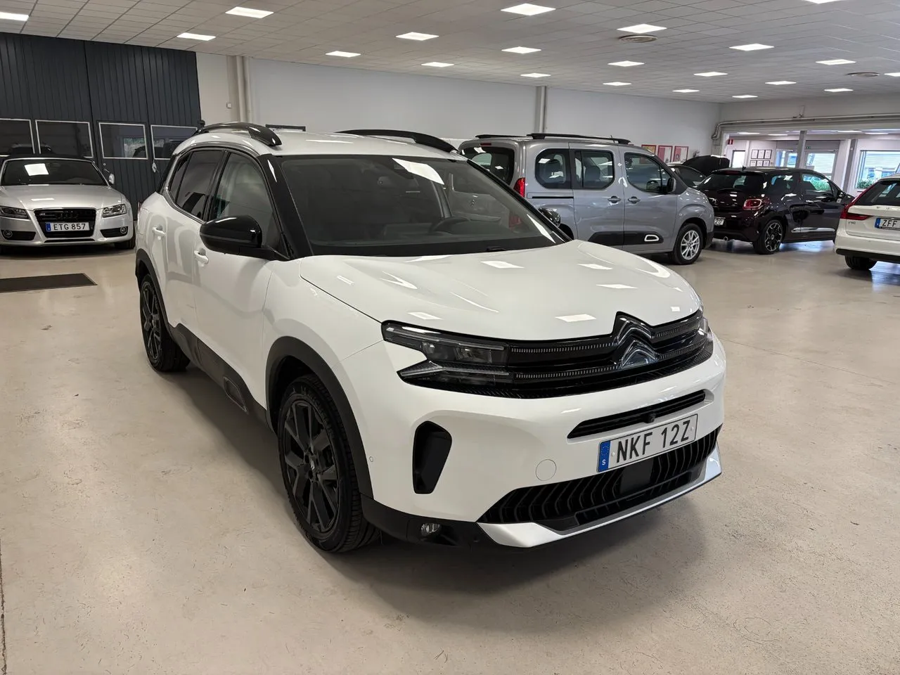 Vehicle image 2