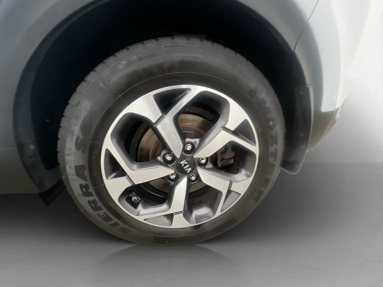 Vehicle image 32