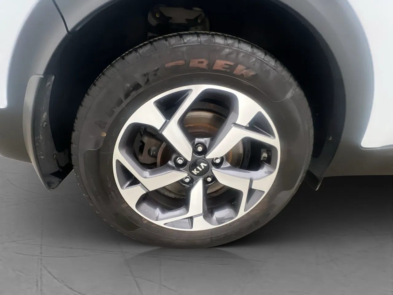 Vehicle image 33